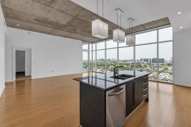 Foto del edificio - 700 12th Ave S