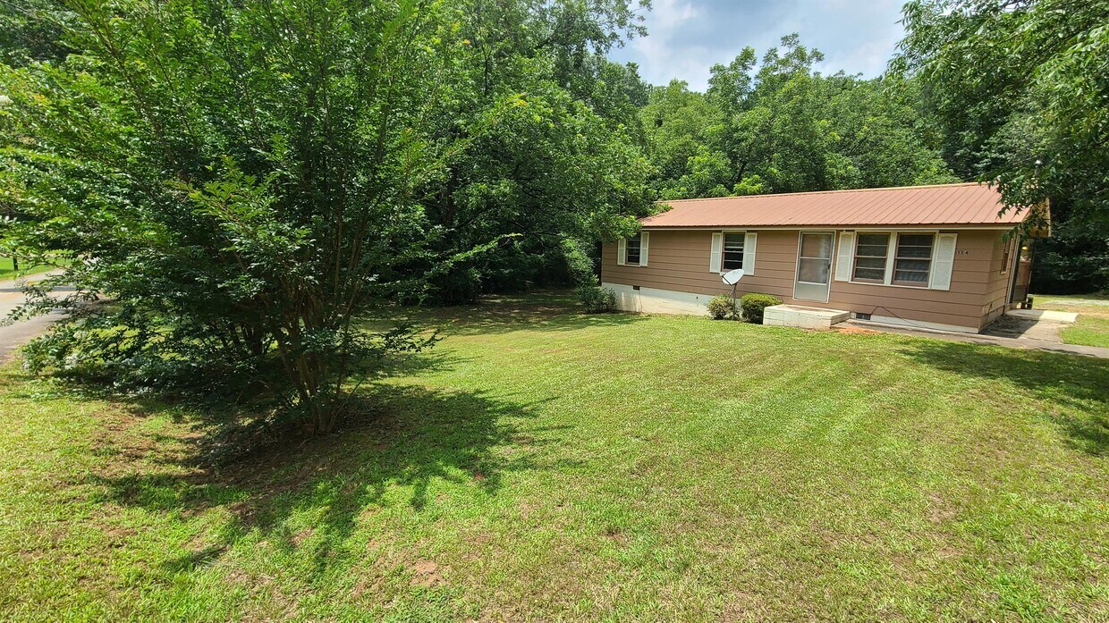 Primary Photo - 114 Randall Ave
