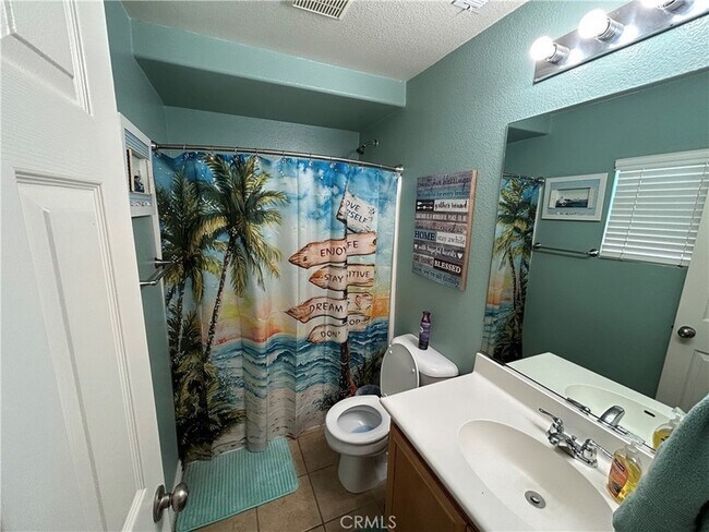 Foto del edificio - 41696 Woodridge Ave