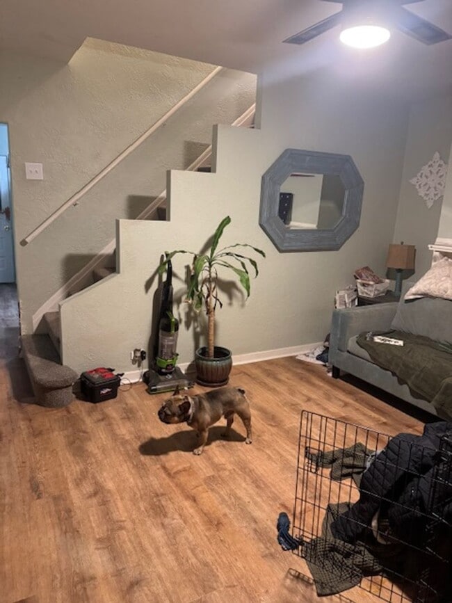 Building Photo - Bright 2 Bedroom Apartment in Duquesne Hei...