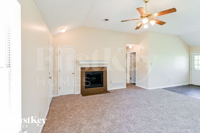 Foto del edificio - 4383 Grand Pyramid Dr