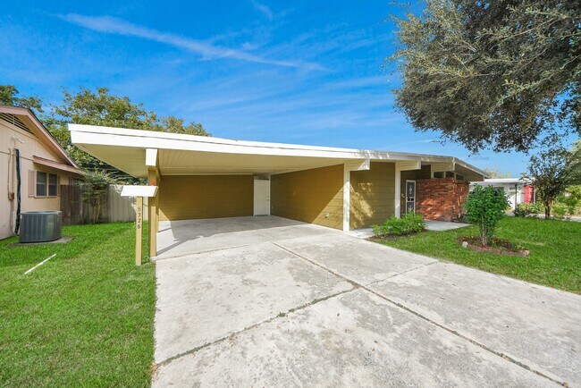 Foto del edificio - 5326 Heatherbrook Dr