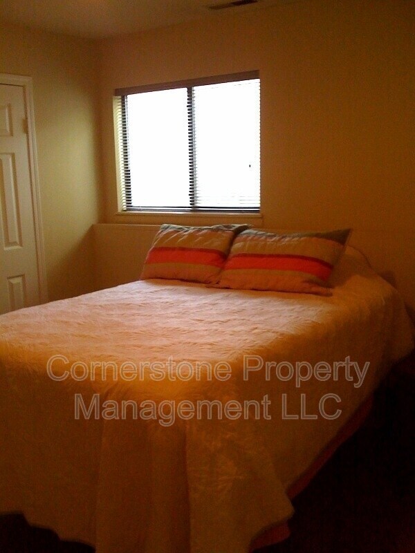 Foto del edificio - 1000 Emery Rd