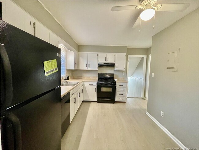 Foto del edificio - 452 Cloverhill Pl