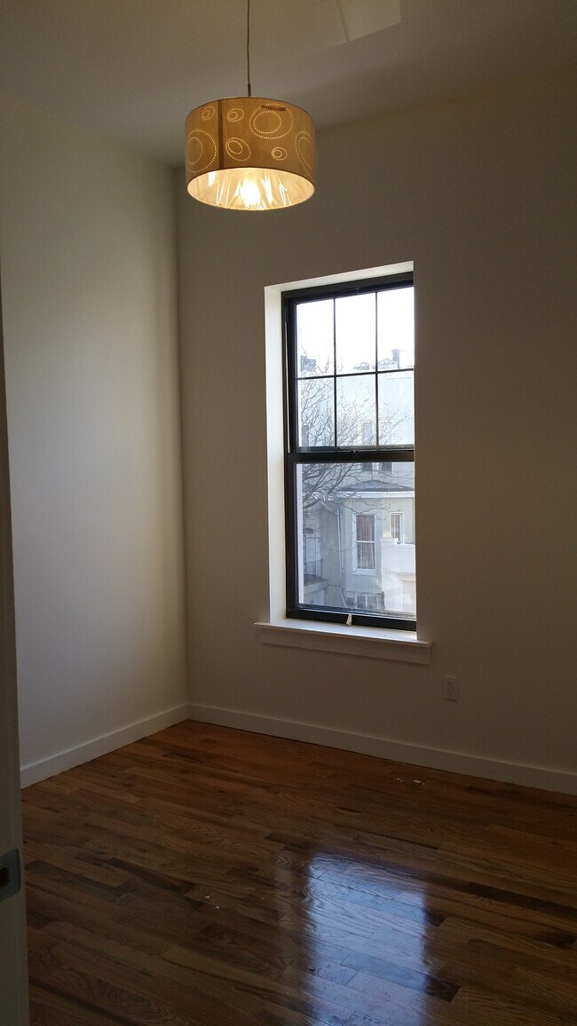 Foto del edificio - 1318 Bushwick Ave