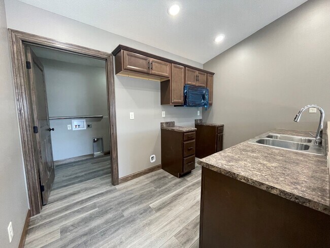 Foto del edificio - 2105 E 36th St