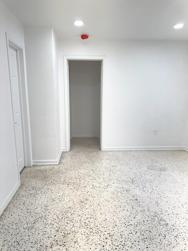 Foto del edificio - 225 SW 2nd St