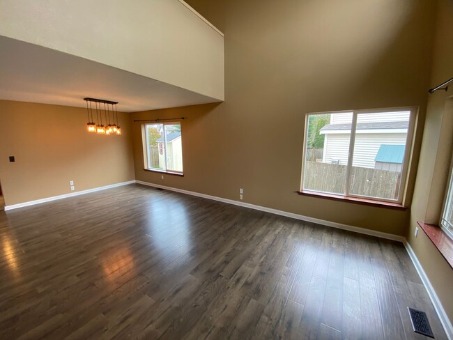 Building Photo - Open Concept Home with 18" Ceiling in Puya...