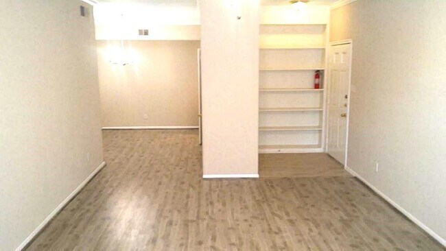 Foto del edificio - 2255 Braeswood Park Dr