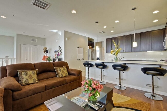 Building Photo - 1335 Mercado Way