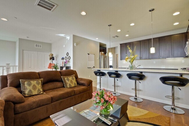 Foto del edificio - 1335 Mercado Way