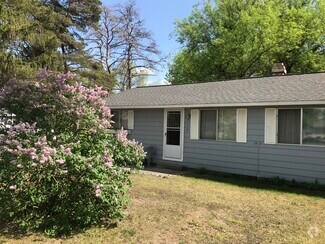 Building Photo - 518 E Cayuga St