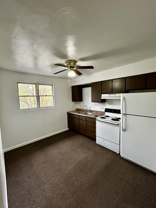 Building Photo - 551 Culler Rd