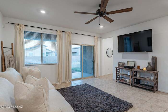 Foto principal - 7869 S Sugarbend Dr