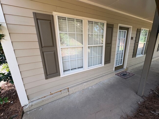 Furnished 2 Bedroom 1 Bath Apartment Close to Campus! - Furnished 2 Bedroom 1 Bath Apartment Close to Campus!