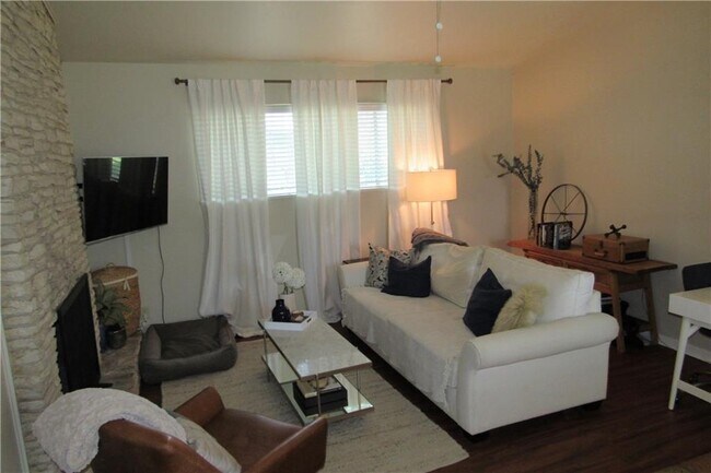 Foto del edificio - 2509 Trailside Dr