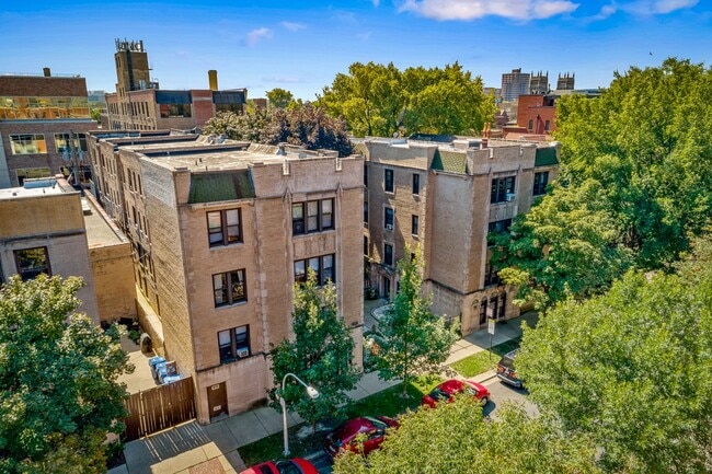 Building Photo - 613 W Melrose St