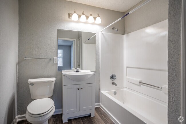 2 habitaciones, 2 baños - 858 pies cuadrados - Baño principal - Centerville Pointe Apartments