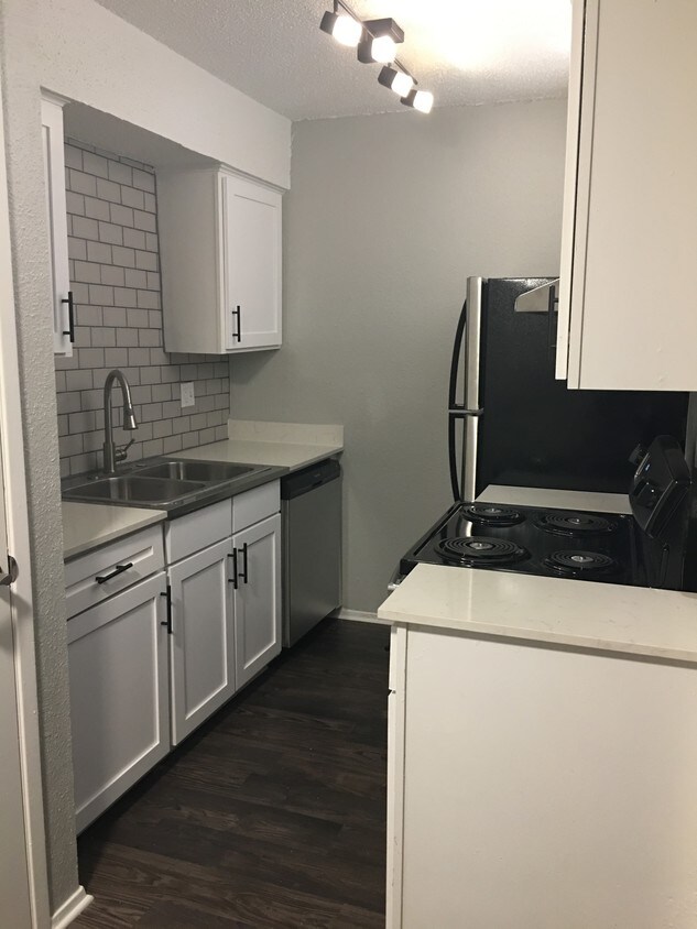 Foto principal - 1501 Kinney Ave