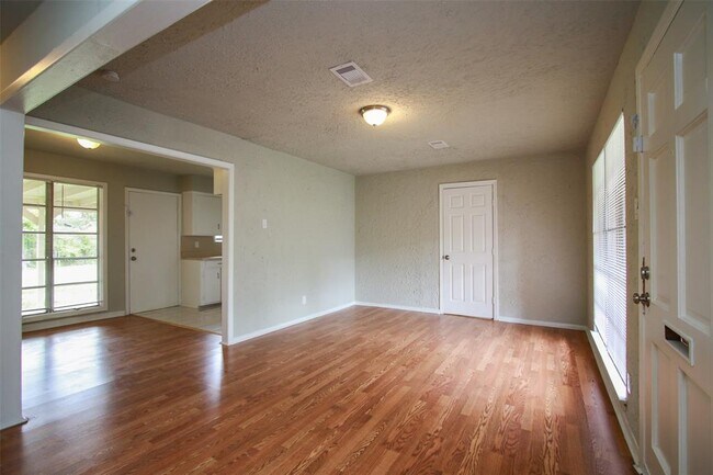 Building Photo - 7218 Colton St