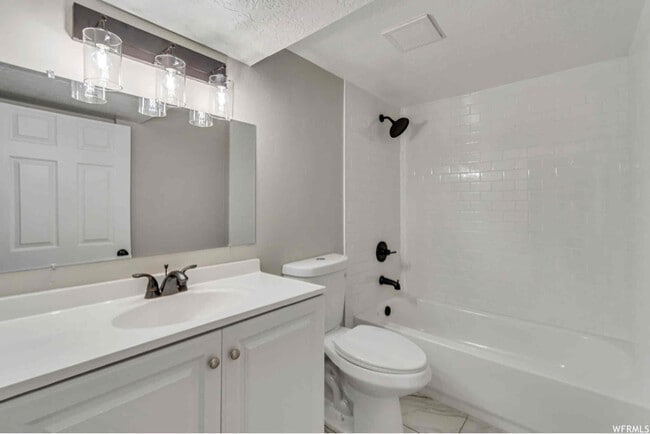 Foto del edificio - 4569 Carnegie Tech St