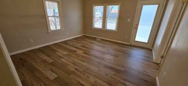 Building Photo - 3803 Granville Ave