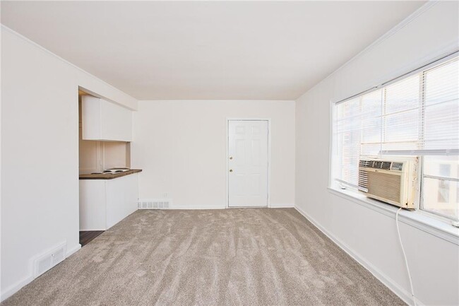 Foto del edificio - 1347 Briarwood Dr NE