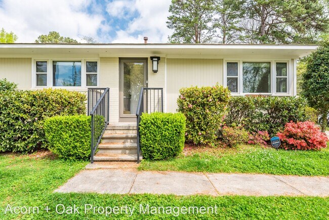 Foto del edificio - 3 br, 2 bath House - 309 Latimer Rd
