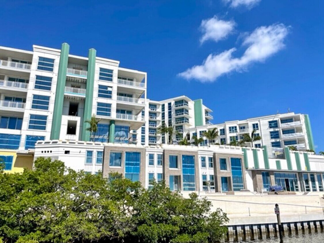 The Emerson at Rocky Point Apartments in Tampa, FL