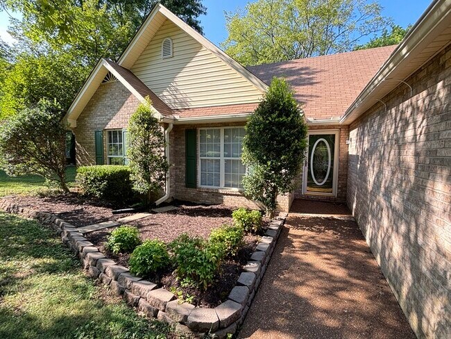 Building Photo - Bent Tree subdivision home with new deck, ...