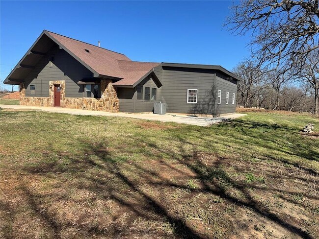 Foto del edificio - 353112 E 860 Rd