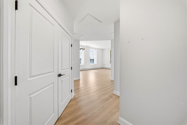 Building Photo - 145 Glenwood St