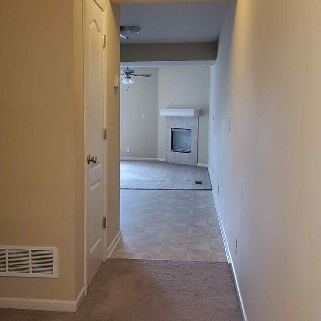 Foto del edificio - 425j Hawthorne Blvd