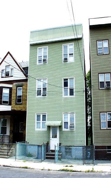Primary Photo - 36 Brighton Ave