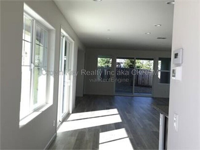 Foto del edificio - 3831 Comstock Pl
