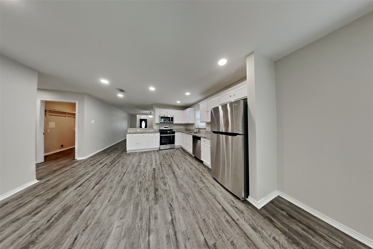 Foto principal - 15623 Ashbournne Springs Ln