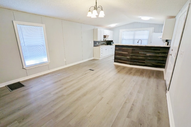 Building Photo - 6543 Celeste Ln