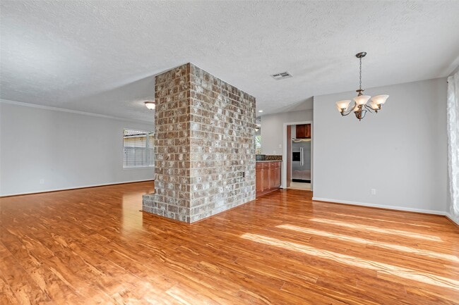 Foto del edificio - 3250 Three Pines Dr