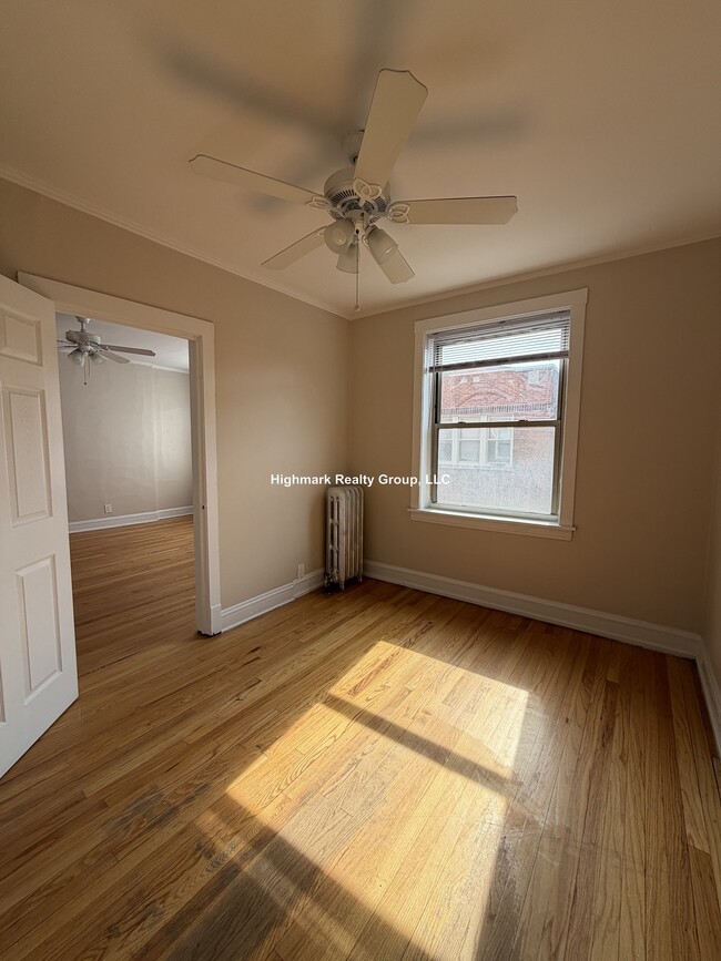 Building Photo - 2344 W Touhy Ave