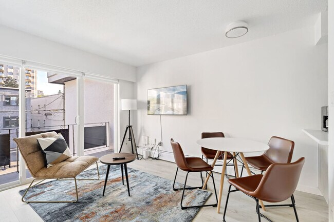 Photo du bâtiment - 1550 W 11th Ave