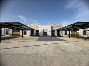 Building Photo - 12 Dragonfly St