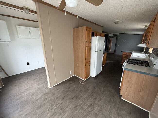 Building Photo - 2500 Mann Rd