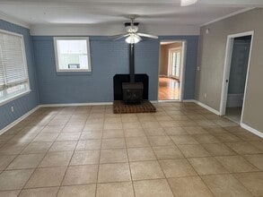 Building Photo - 816 Watt Dr