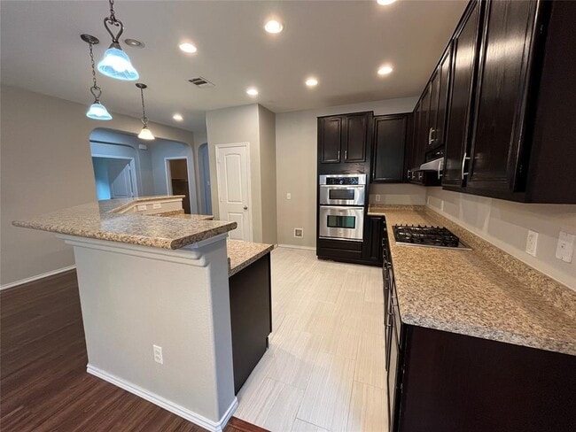 Building Photo - 2504 St James Pl