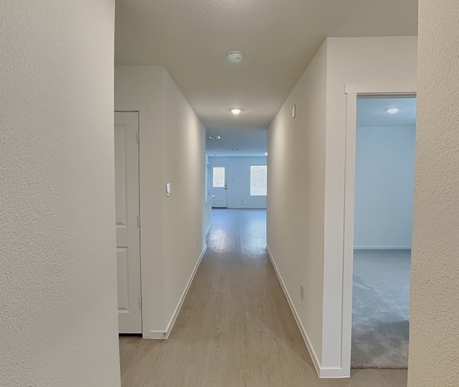 Foto del edificio - NEW CONSTRUCTION! READY NOW!