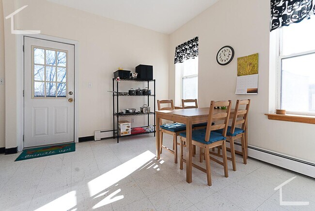 Foto del edificio - 206 Chestnut Hill Ave