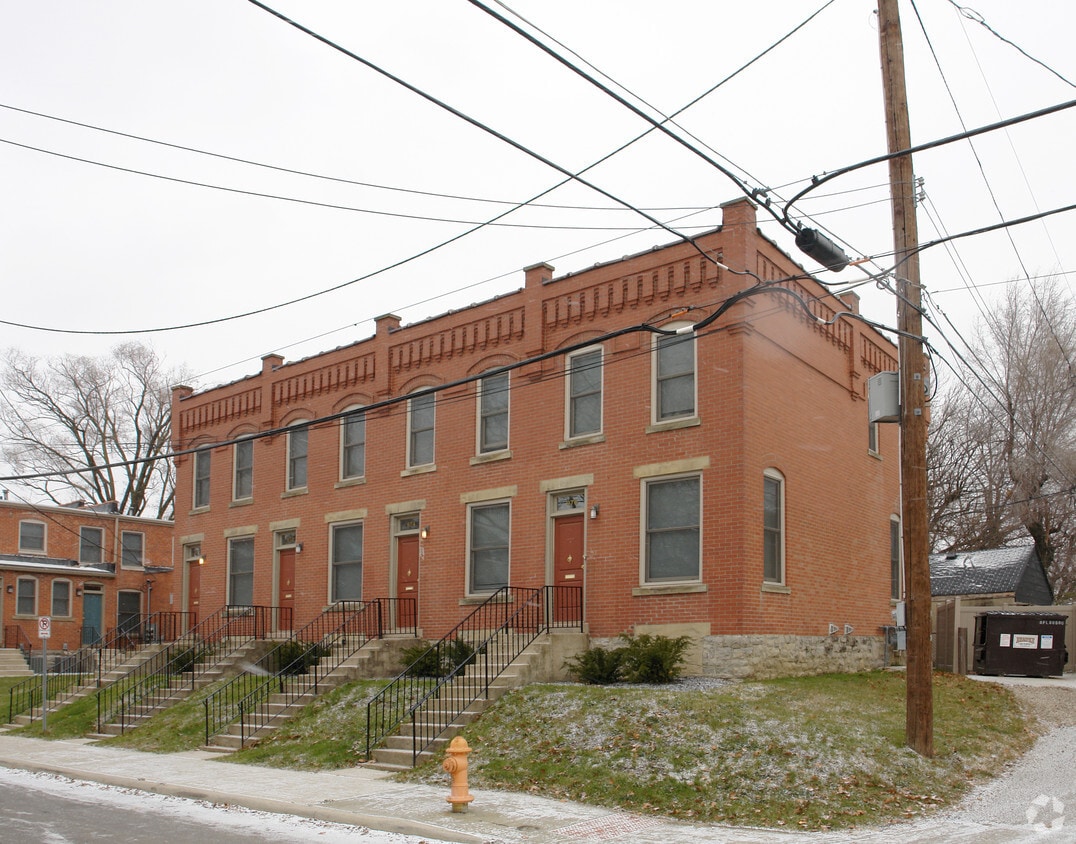 Building Photo - 970-976 Newton St