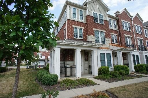 Primary Photo - 2220 S Crambourne Way