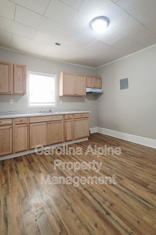 Foto del edificio - 323 Clegg St