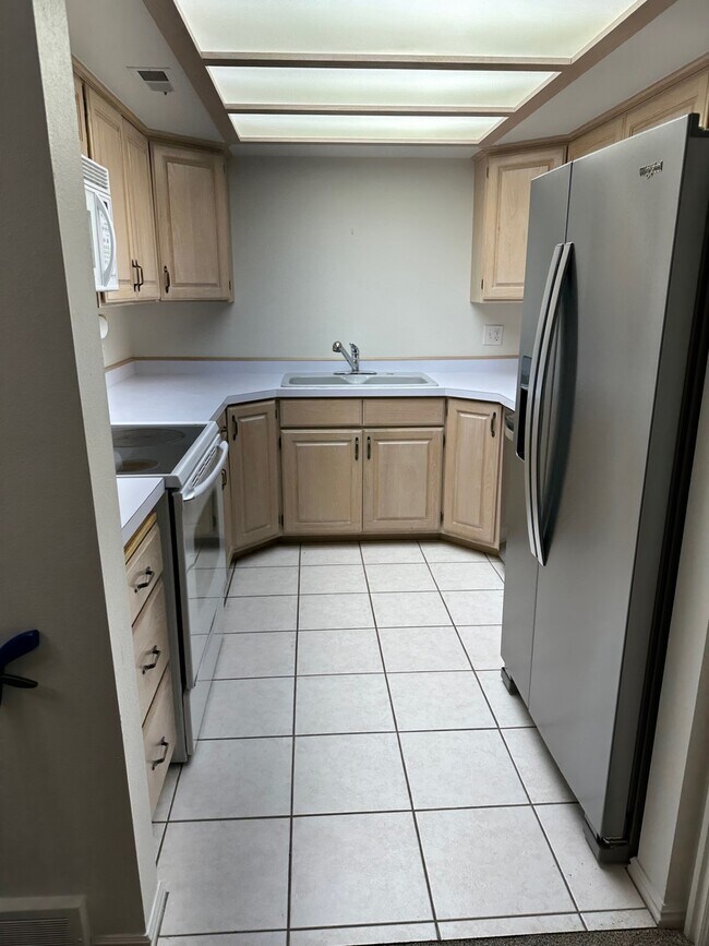 Foto del edificio - 2244 N Canyon Rd